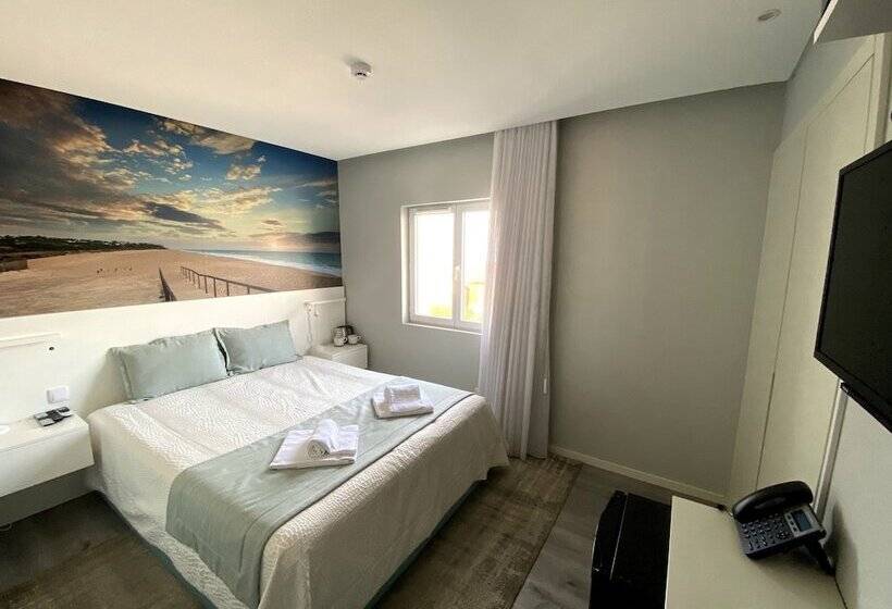 اتاق اساندارد با چشم‌انداز جانبی به دریا, Golden Beach Guest House & Rooftop Bar