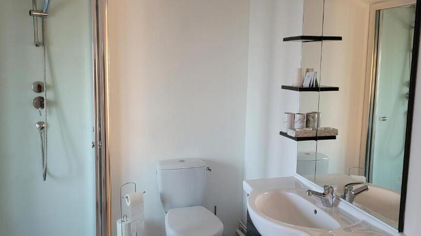 Семейный Номер, Auberge Gauloise