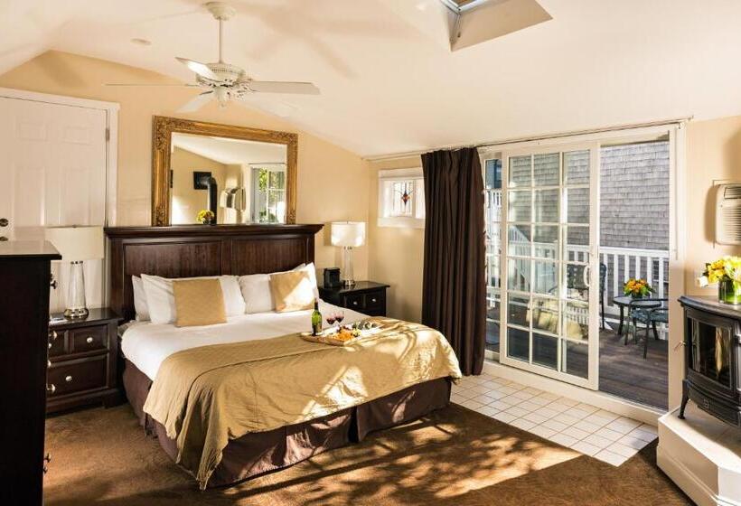 キングサイズベッドのデラックスルーム, Crowne Pointe Historic Inn Adults Only