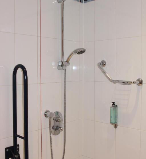חדר סטנדרט מותאם לאדם עם מוגבלויות, Holiday Inn Ellesmere Port/cheshire Oaks, An Ihg