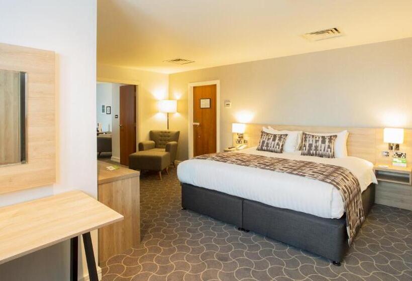 מיטת קינג בסוויטה, Holiday Inn Ellesmere Port/cheshire Oaks, An Ihg