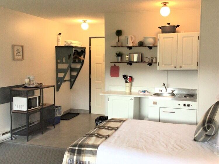 Четырехместный Номер Стандарт, Christina Lake Motel And Rv Park
