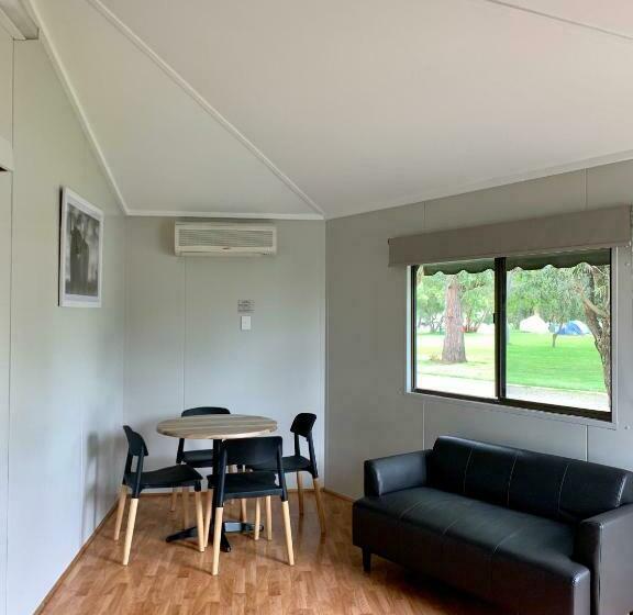 בקתה סטנדרטית, Pine Country Caravan Park