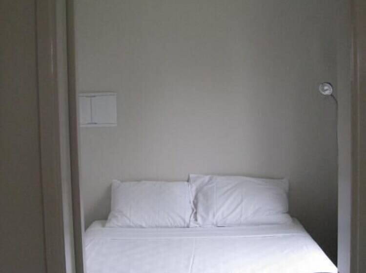 Коттедж Вид на Бассейн, Cardwell Beachcomber Motel & Tourist Park