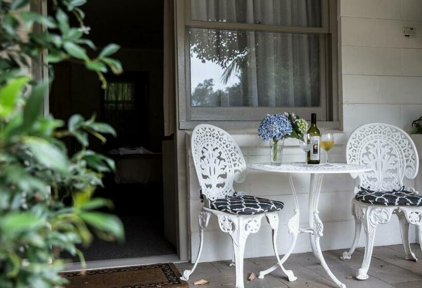 스위트, Tall Trees Motel Mountain Retreat