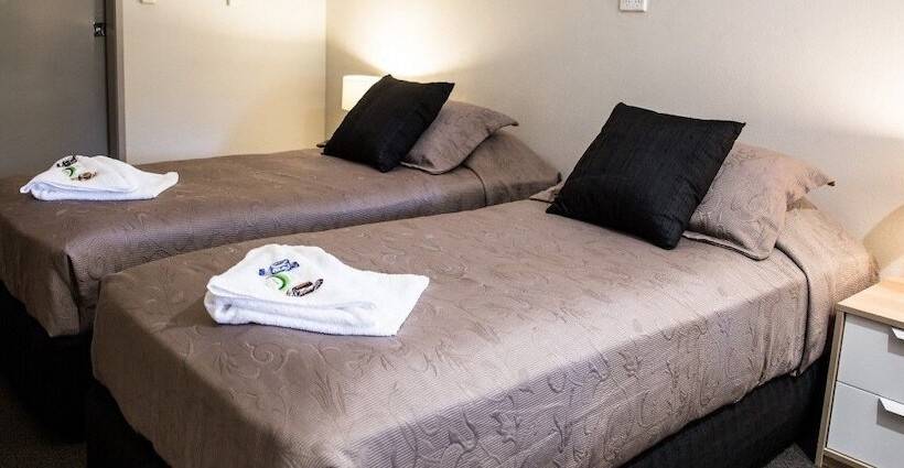 스위트, Tall Trees Motel Mountain Retreat