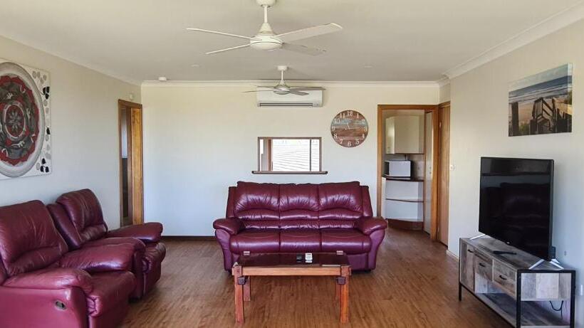 Апартаменты 2 Спальни Вид на Море, Diamond Beach Resort, Mid North Coast Nsw