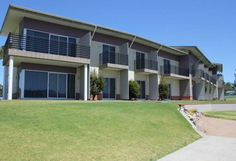 이그제큐티브 룸 킹사이즈 침대, Springs Shoalhaven Nowra