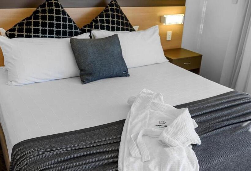 스탠다드 룸 킹사이즈 침대, Springs Shoalhaven Nowra