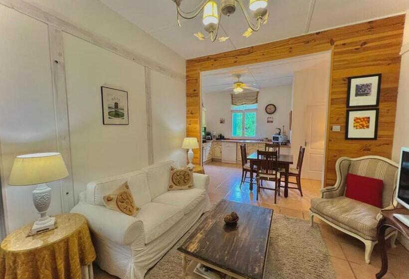 Дом 2 Спальни, Château De Villars