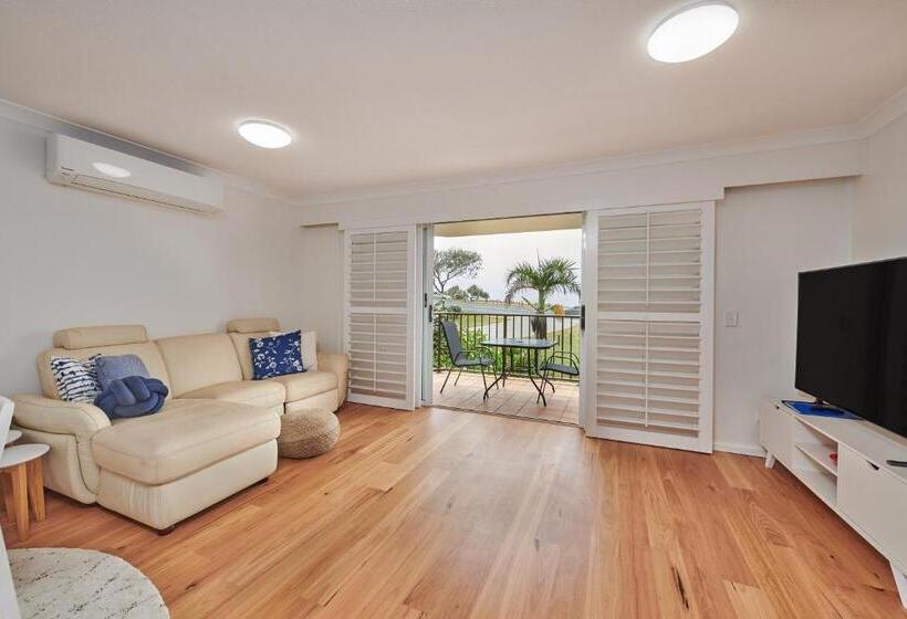 Апартаменты 2 Спальни, Cabarita Beachfront Apartments By Kingscliff Accommodation