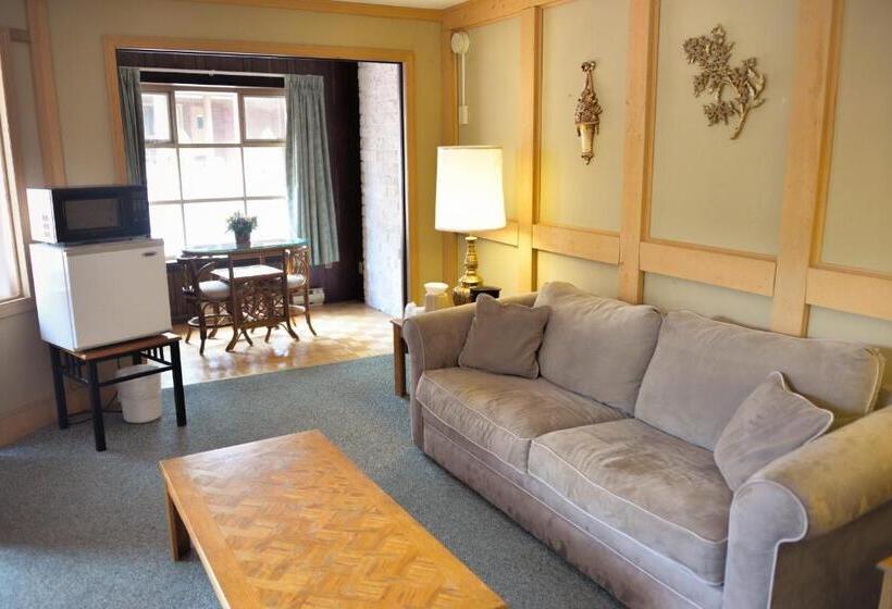 キングサイズベッドのスタンダードルーム, Lake Crest Inn