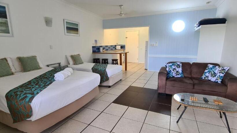 Студия Стандарт, Cardwell Beachfront Motel