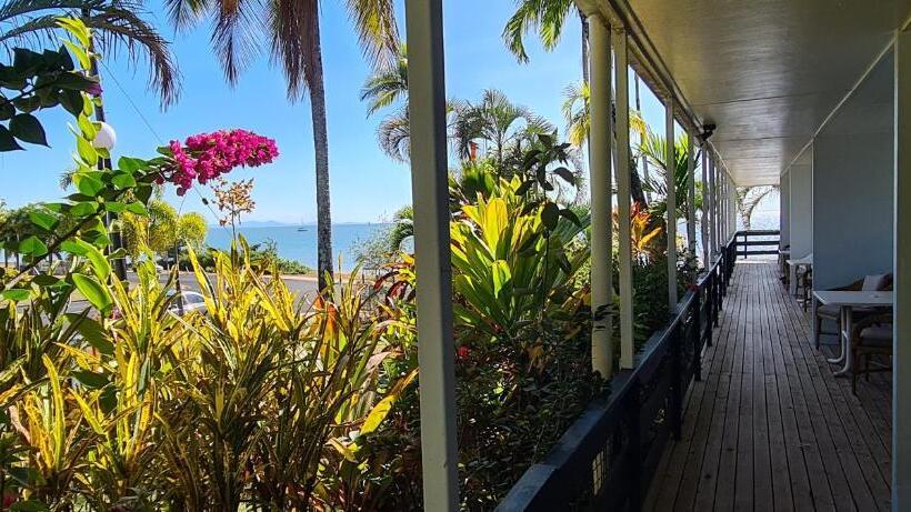 Студия Стандарт, Cardwell Beachfront Motel