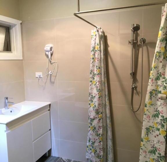 디럭스 룸, Poplars Inn Mittagong
