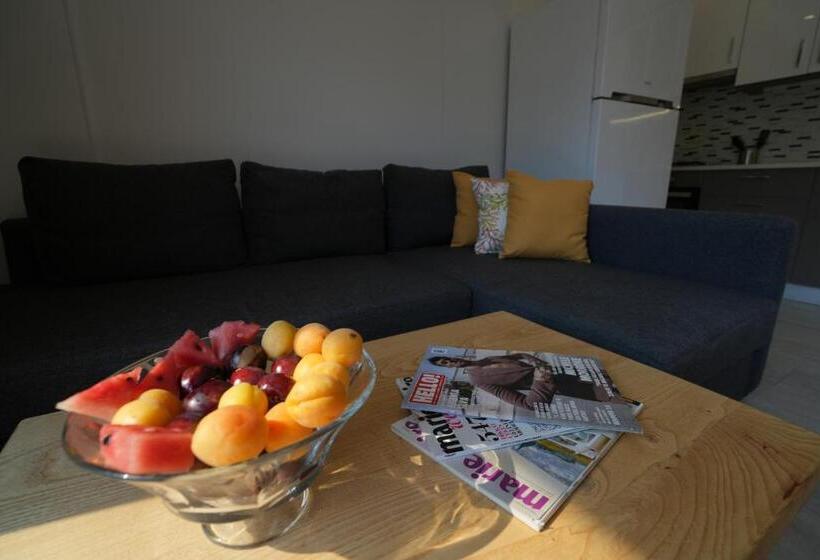 Апартаменты 1 Спальня с Балконом, Maye Residence