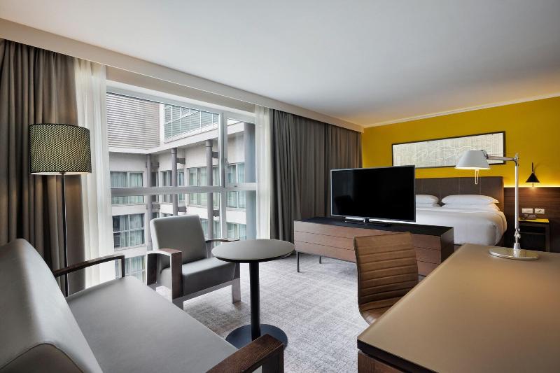 سوئیت جونیور با تخت بزرگ, Four Points Sheraton Bolzano Bozen