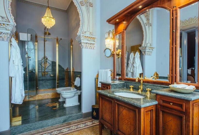 Suite with lake view, Relais & Chateaux Villa Crespi