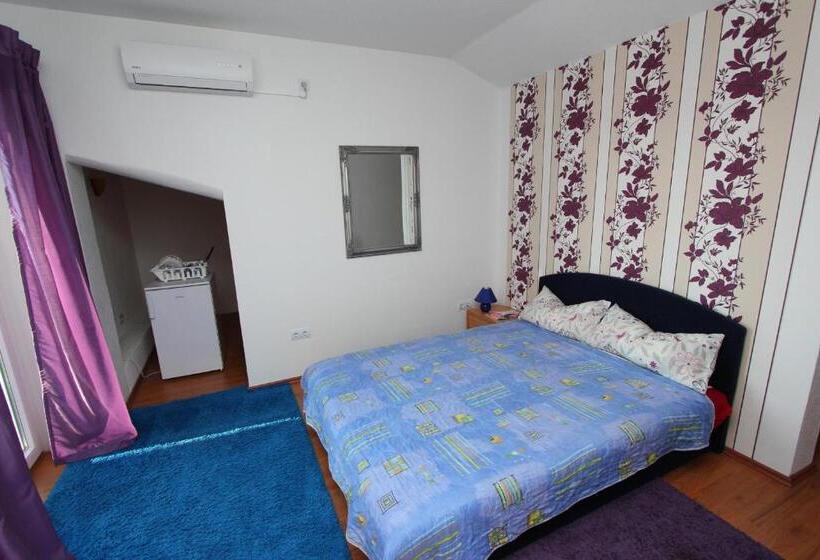 스탠다드 테라스 룸, Rooms And Apartments Sally