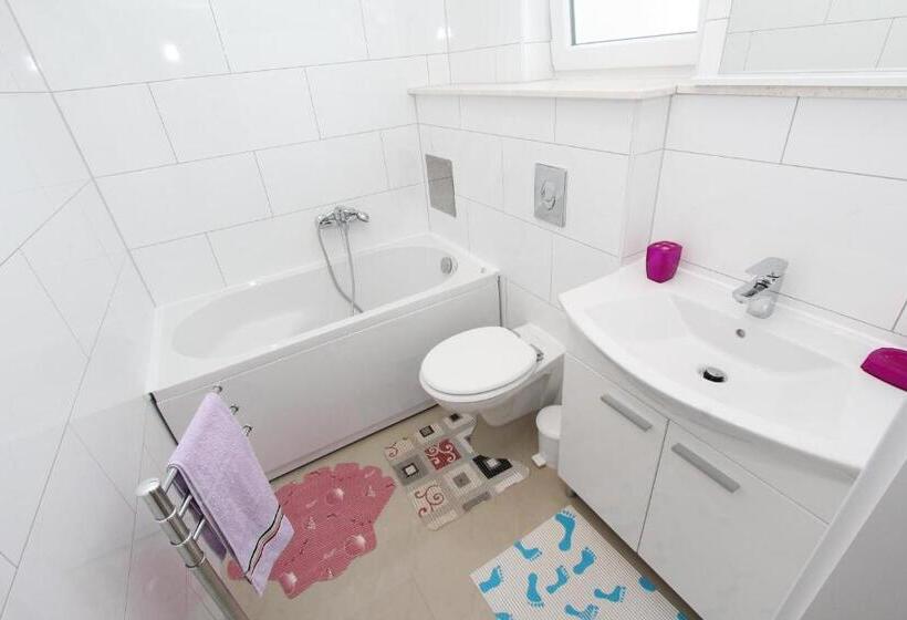 스탠다드 스튜디오 (테라스구비), Rooms And Apartments Sally