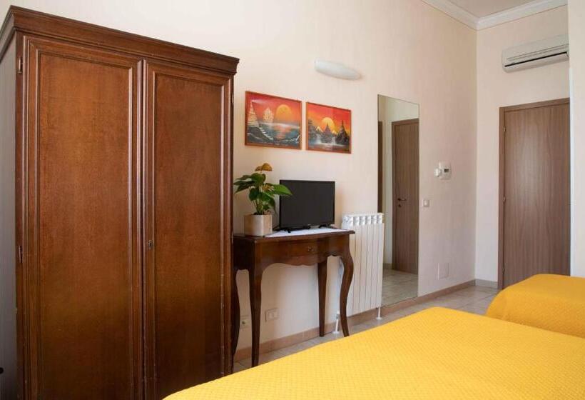 Номер Стандарт Трехместный, Al Frantoio Maddii Levane Bed And Breakfast