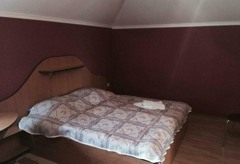 Номер Стандарт, Zoloti Vorota