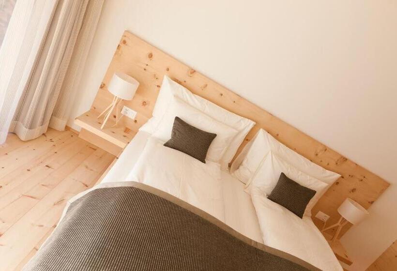 Люкс, Relais & Châteaux In Lain Hotel Cadonau