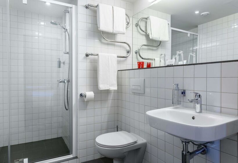 اتاق خانوادگی, Azimut Hotel St Petersburg