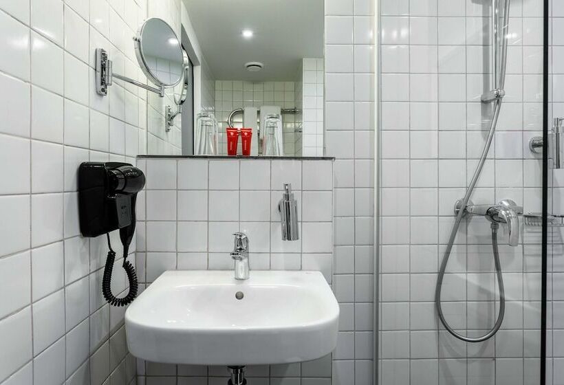 اتاق استاندارد یک نفره, Azimut Hotel St Petersburg