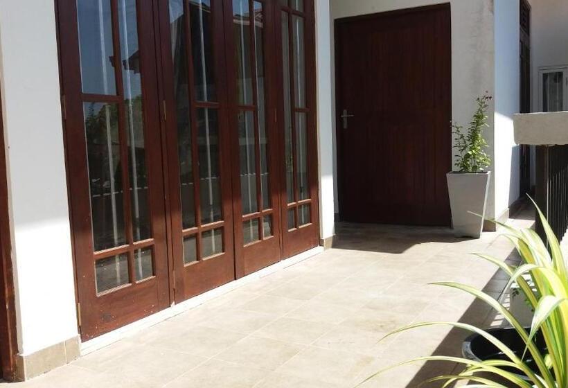 キングサイドベッドのスタンダードワンルーム, Majestic Apartments