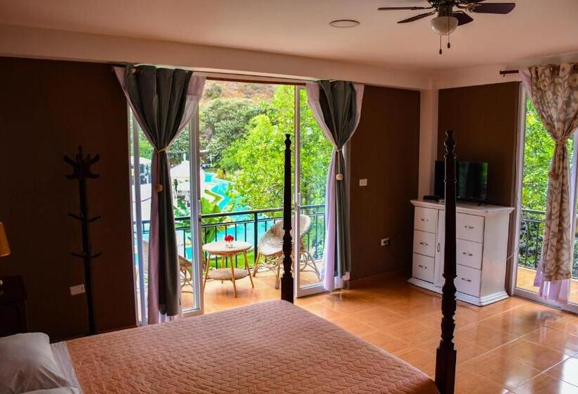 Номер Стандарт, Zoila's Suite Escape