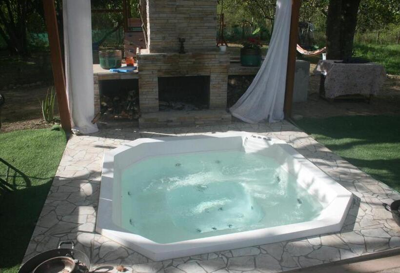 Family Suite, Zoila's Suite Escape