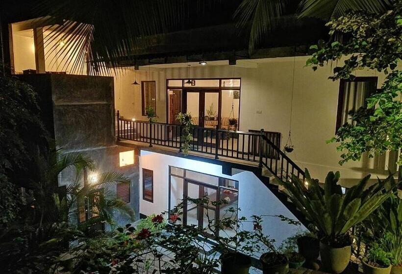 带阳台的豪华间, Sinali Villa