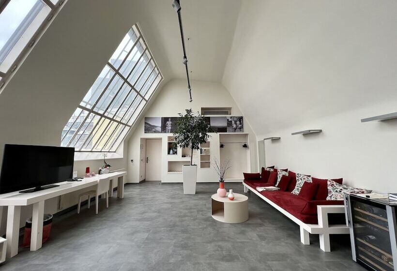 阁楼房, Rathaus  Wein & Design