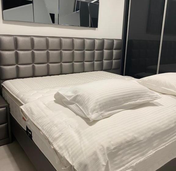 Апартаменты 1 Спальня с Террасой, Enjoy Life Apartments