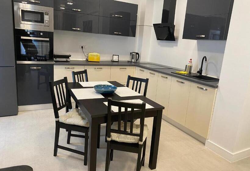 Апартаменты 1 Спальня с Террасой, Enjoy Life Apartments
