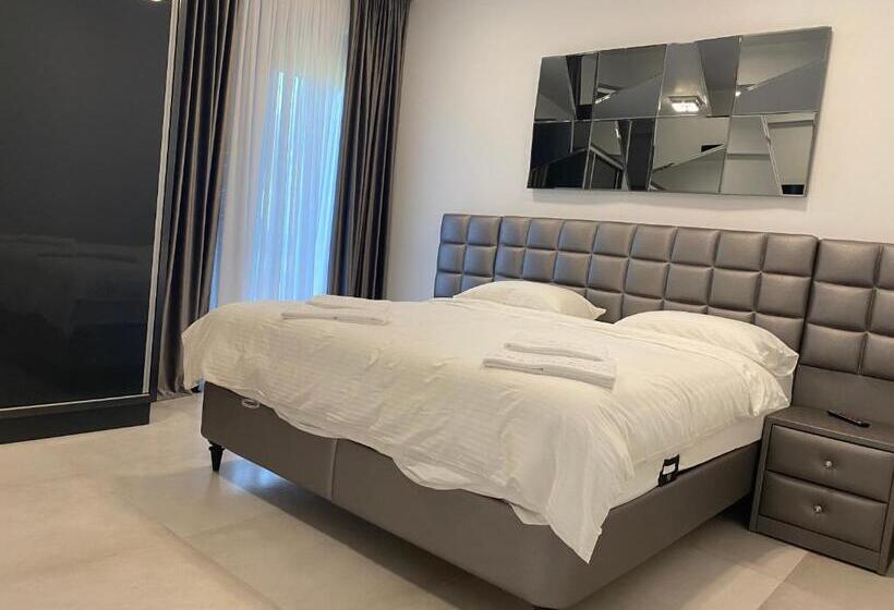 Апартаменты 1 Спальня с Балконом, Enjoy Life Apartments