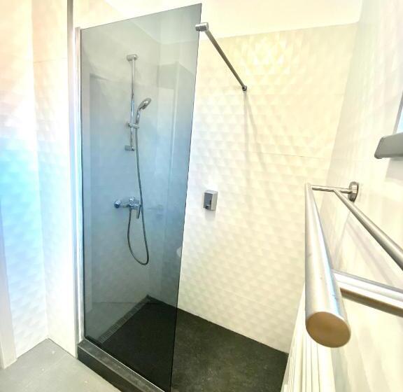 Трежместный Номер Economy, Enjoy Life Apartments