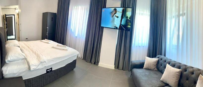 Трежместный Номер Economy, Enjoy Life Apartments