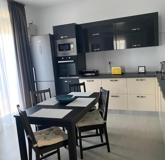 Апартаменты 1 Спальня с Террасой, Enjoy Life Apartments