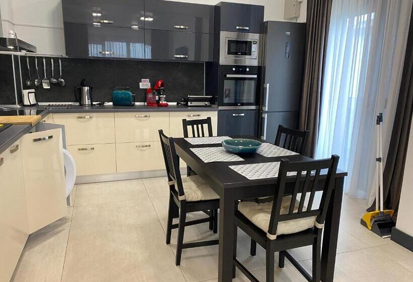 Апартаменты 2 Спальни, Enjoy Life Apartments