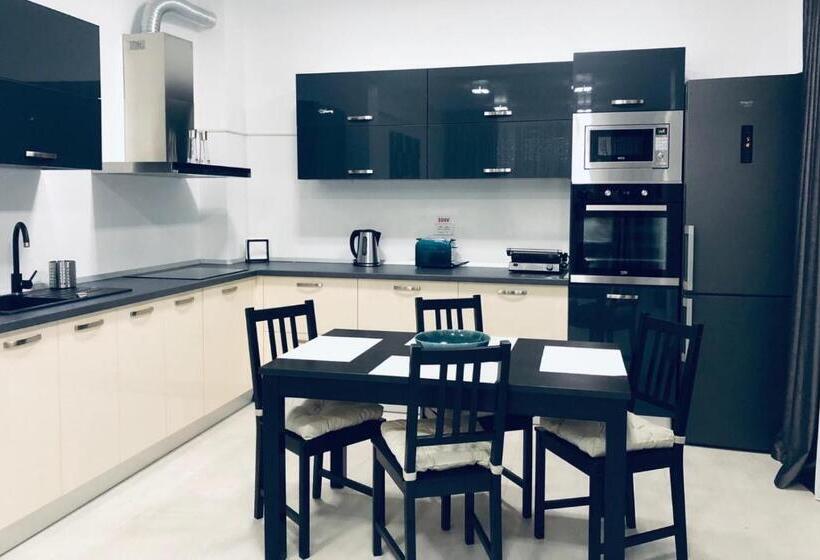 Апартаменты 2 Спальни, Enjoy Life Apartments