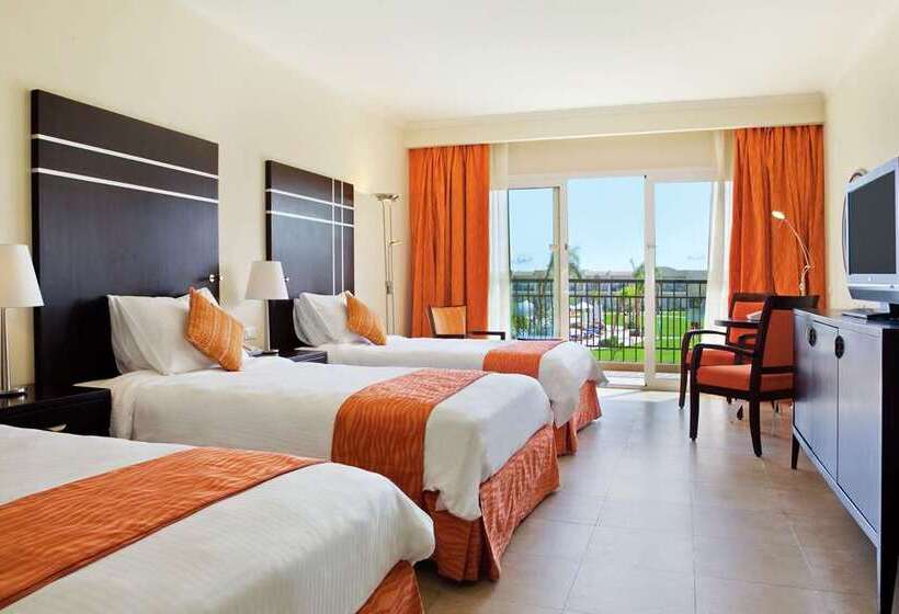 اتاق لوکس سه تخته, Doubletree By Hilton Sharm El Sheikh  Sharks Bay Resort