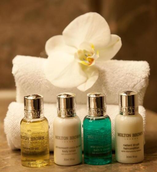 Номер Deluxe, Dorsett Grand Subang