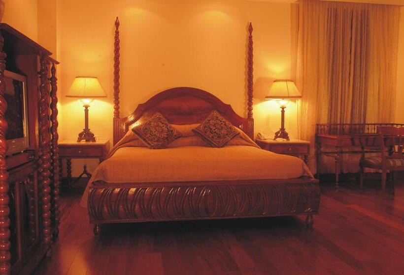 Вилла 3 Спальни, The Lalit Golf & Spa Resort Goa