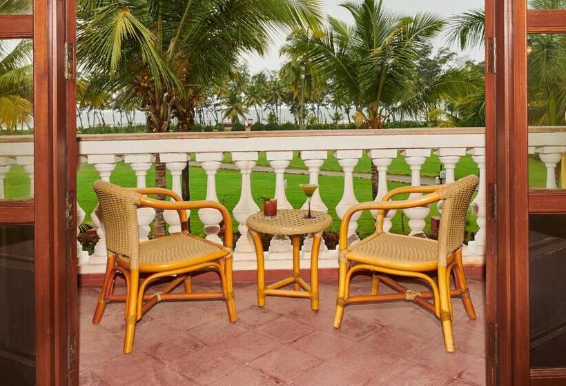 جناح مطلّ علي حمام السباحة, The Lalit Golf & Spa Resort Goa