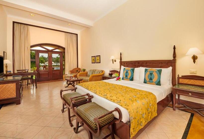 جناح مطلّ علي حمام السباحة, The Lalit Golf & Spa Resort Goa