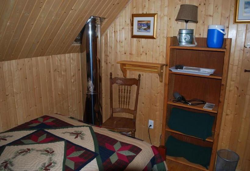 스탠다드 트리플 룸, Auberge De La Rivière Matapédia   Matapédia River Lodge