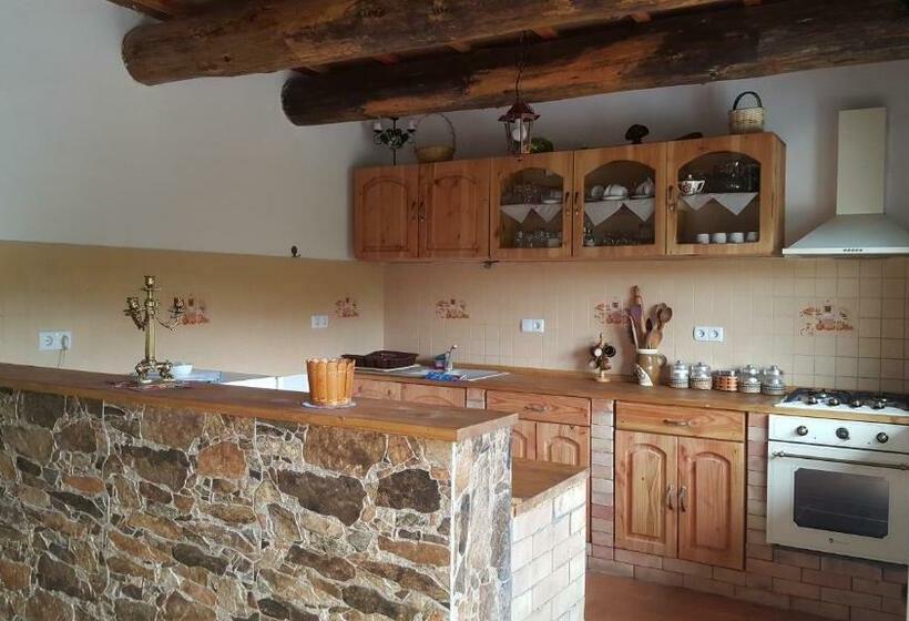 Дом 1 Спальня, Casa Din Piatra