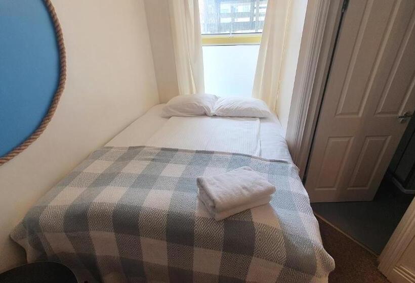 חדר אקונומי לארבעה, Reef Lodge